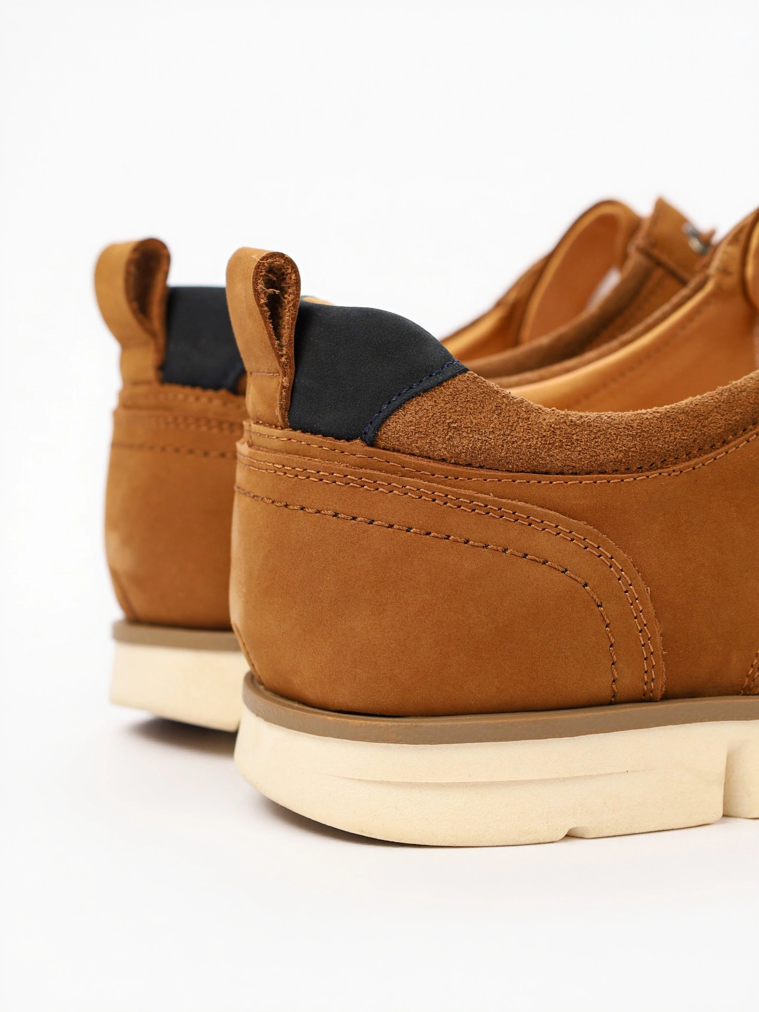 Туфли-дерби коричневого цвета со шнуровкой